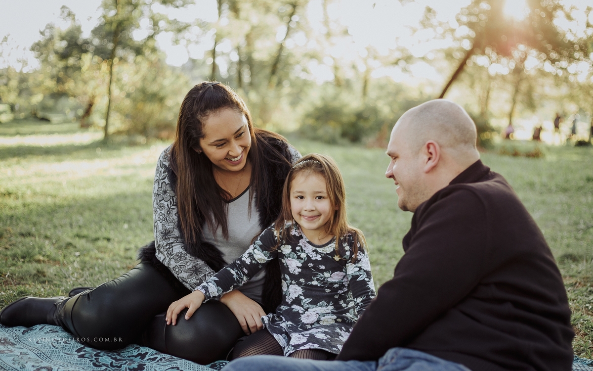 Ensaio book casal família da Ana e João realizado na praça bela vista por Kevin Medeiros, fotógrafo de Canoas, Porto Alegre e região metropolitana RS