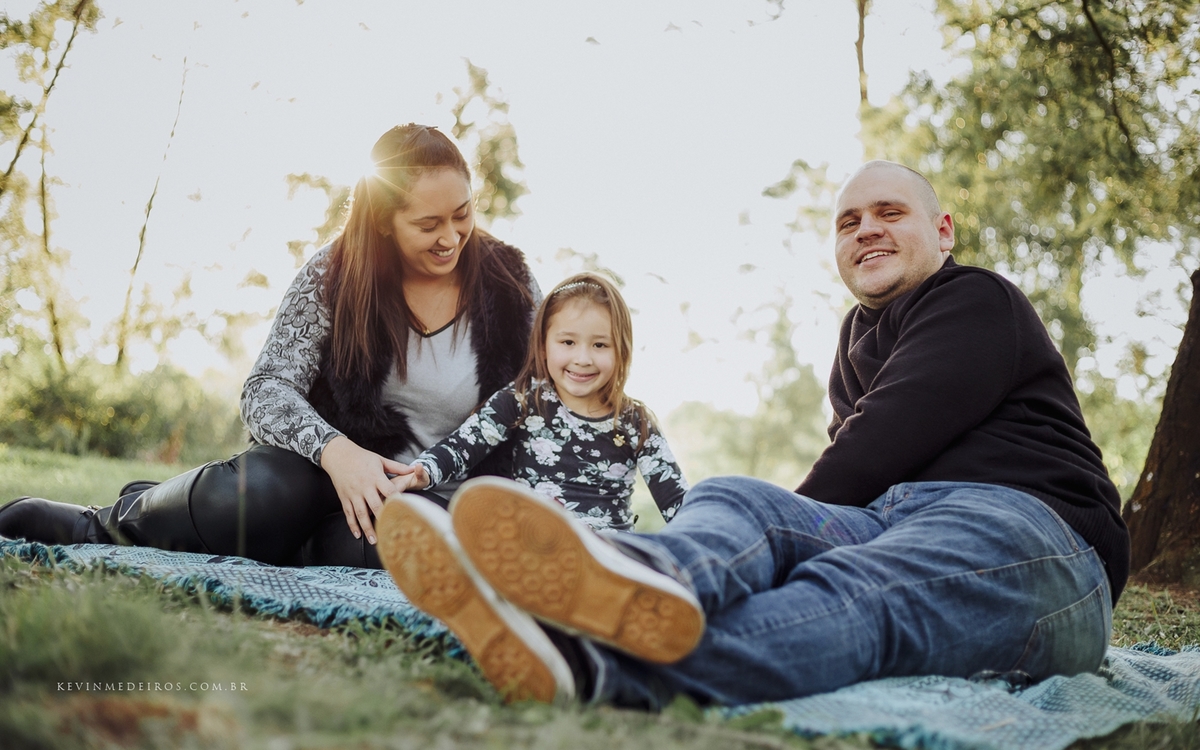 Ensaio book casal família da Ana e João realizado na praça bela vista por Kevin Medeiros, fotógrafo de Canoas, Porto Alegre e região metropolitana RS