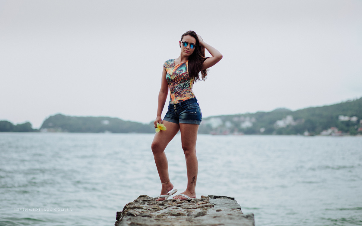 Ensaio feminino externo realizado em Bombinhas SC com Morgana Almeida por Kevin Medeiros fotógrafo de Canoas, Porto Alegre e região RS