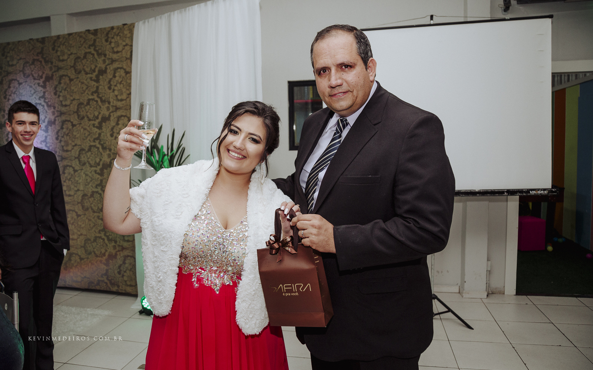 Festa de formatura da Jennifer Nicoli, formanda de Direito pela UniRitter Canoas, realizada na casa de festas Gran Fiesta por Kevin Medeiros fotógrafo de Canoas, Porto Alegre e região metropolitana RS