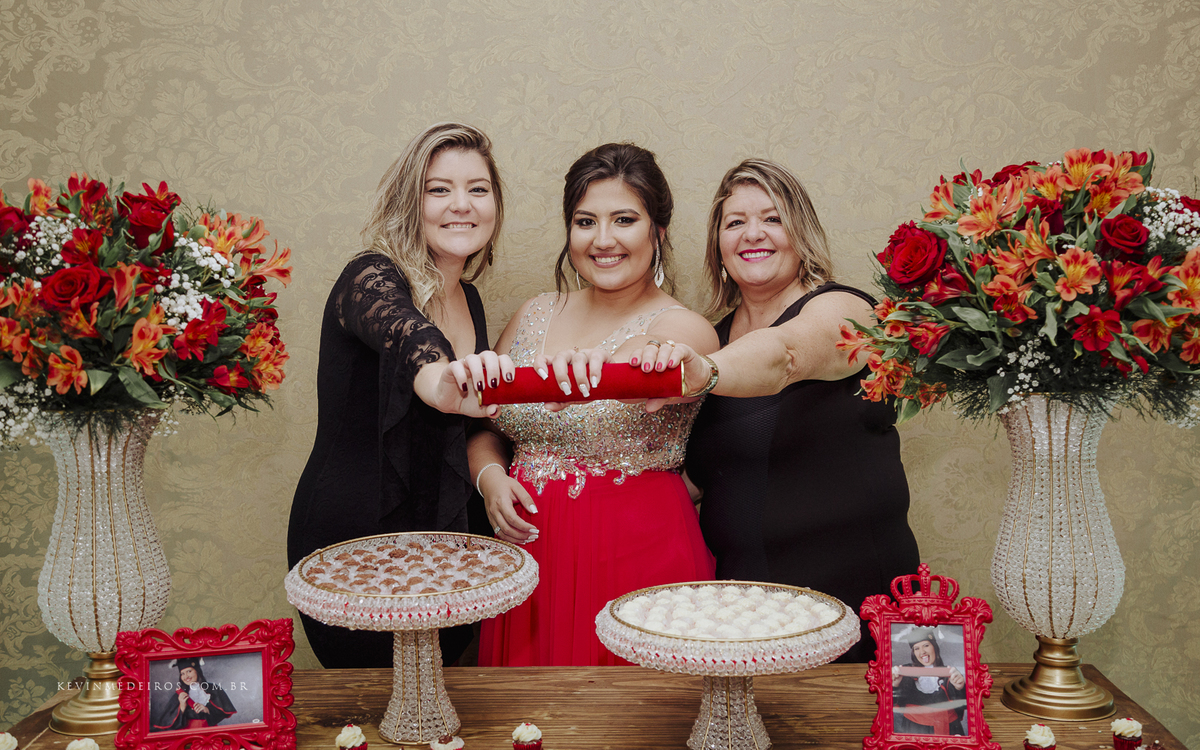 Festa de formatura da Jennifer Nicoli, formanda de Direito pela UniRitter Canoas, realizada na casa de festas Gran Fiesta por Kevin Medeiros fotógrafo de Canoas, Porto Alegre e região metropolitana RS