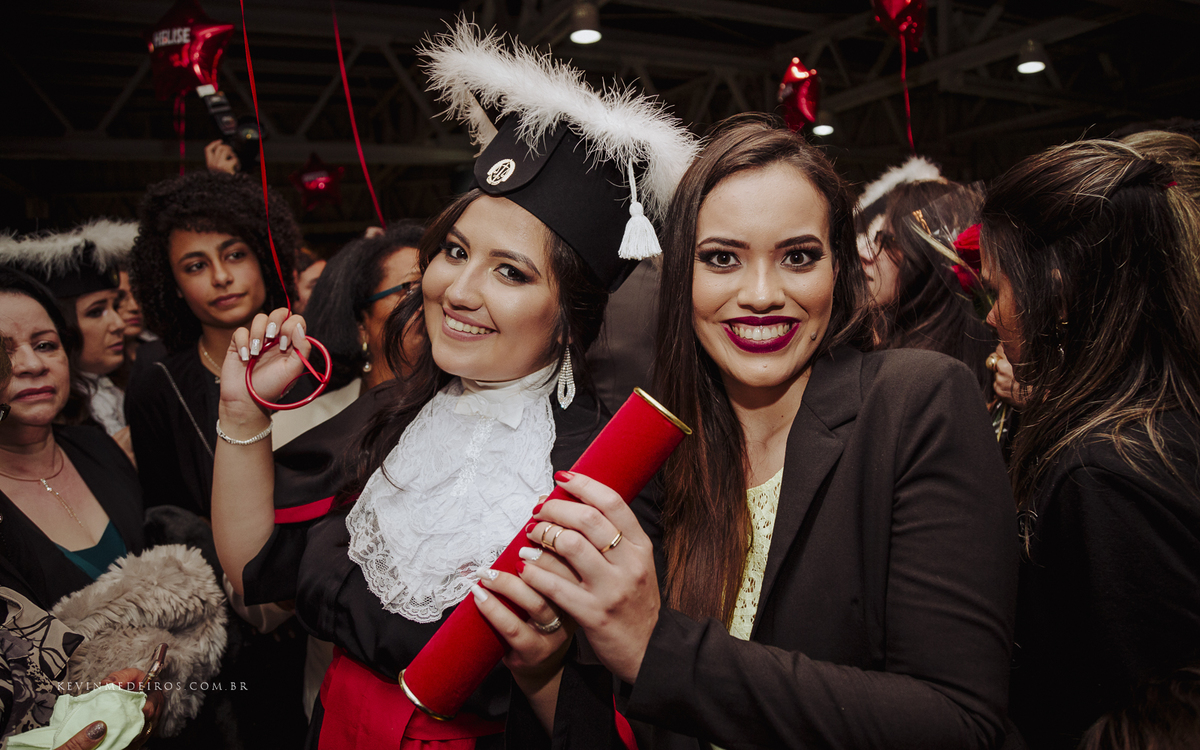 Colação de formatura da Jennifer Nicoli, formanda de Direito pela UniRitter Canoas, realizada no centro de evento Fiergs por Kevin Medeiros fotógrafo de Canoas, Porto Alegre e região metropolitana RS