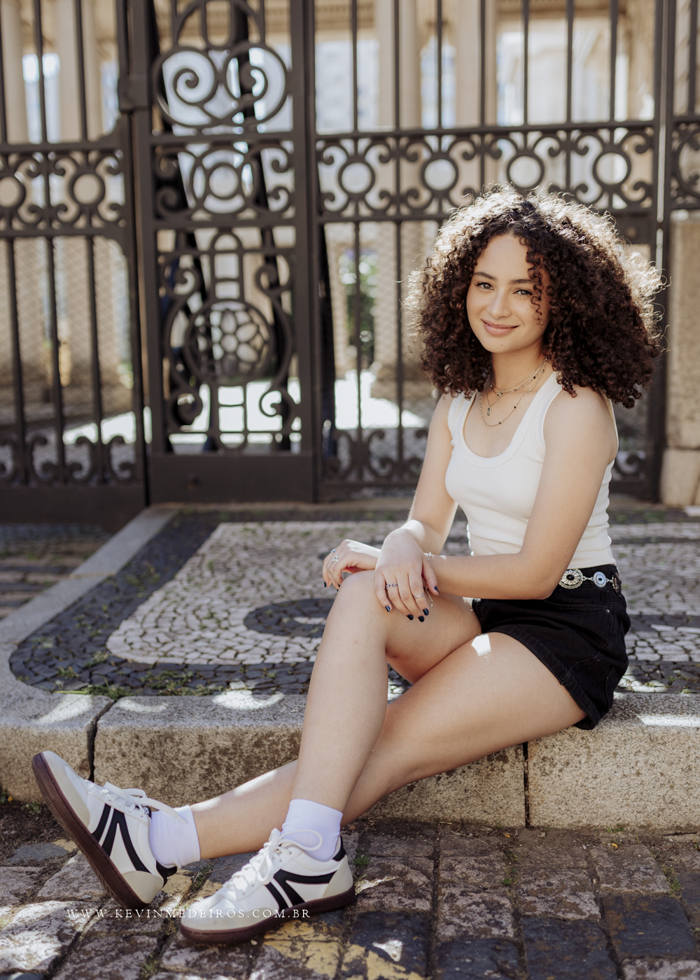 Ensaio debutante 15 anos Larissa na praça ma matriz em porto alegre por Kevin medeiros fotógrafo de canoas rs