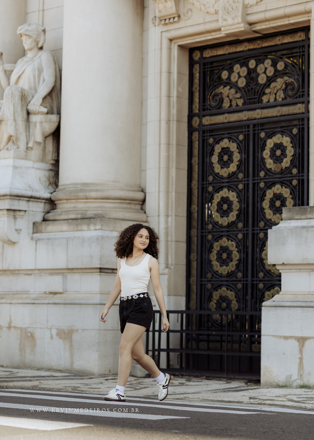 Ensaio debutante 15 anos Larissa na praça ma matriz em porto alegre por Kevin medeiros fotógrafo de canoas rs