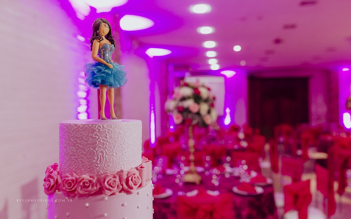 Decoração de 15 Anos por Jorge Kern da Eduarda Almeida no Salão de Festas Kern Haus em Canoas por Kevin Medeiros fotógrafo rs