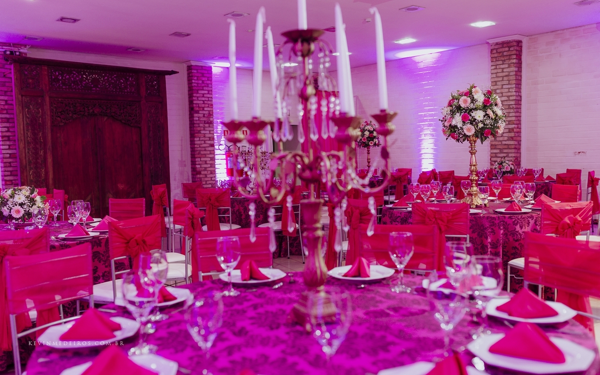 Decoração de 15 Anos por Jorge Kern da Eduarda Almeida no Salão de Festas Kern Haus em Canoas por Kevin Medeiros fotógrafo rs