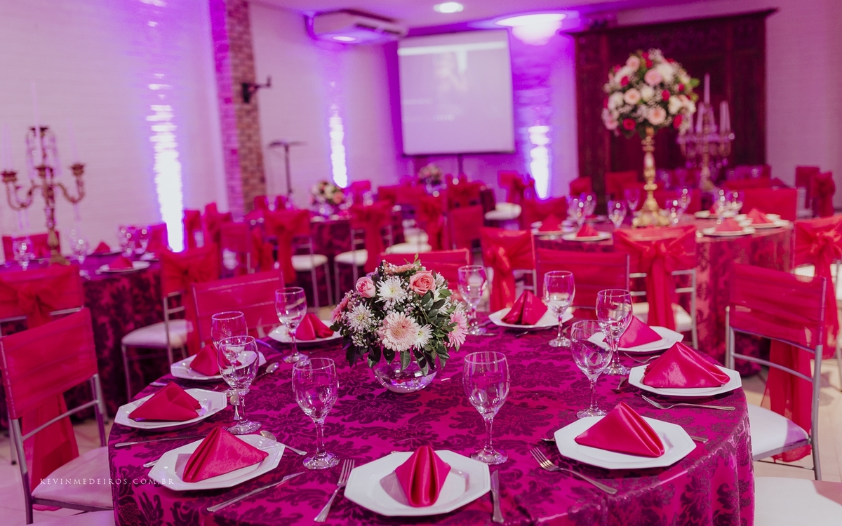 Decoração de 15 Anos por Jorge Kern da Eduarda Almeida no Salão de Festas Kern Haus em Canoas por Kevin Medeiros fotógrafo rs