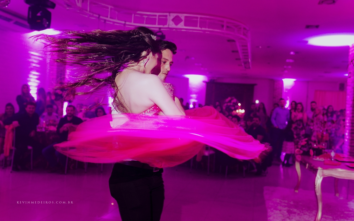 Festa de 15 Anos da Eduarda Almeida no Salão de Festas Kern Haus em Canoas por Kevin Medeiros fotógrafo de Canoas, Porto Alegre rs