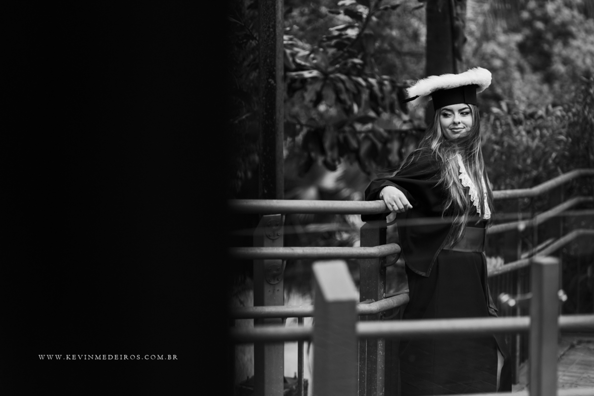 Ensaio de formatura prova de toga Duda, formanda em Tecnologia em Logística pelo IFRS, por kevin medeiros fotografo em canoas, porto alegre e rs