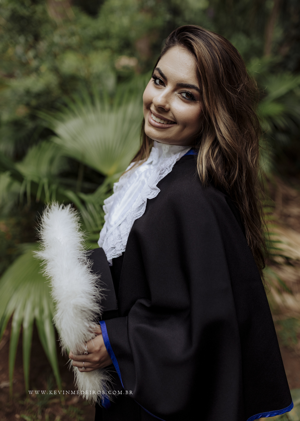 Ensaio de formatura prova de toga Duda, formanda em Tecnologia em Logística pelo IFRS, por kevin medeiros fotografo em canoas, porto alegre e rs