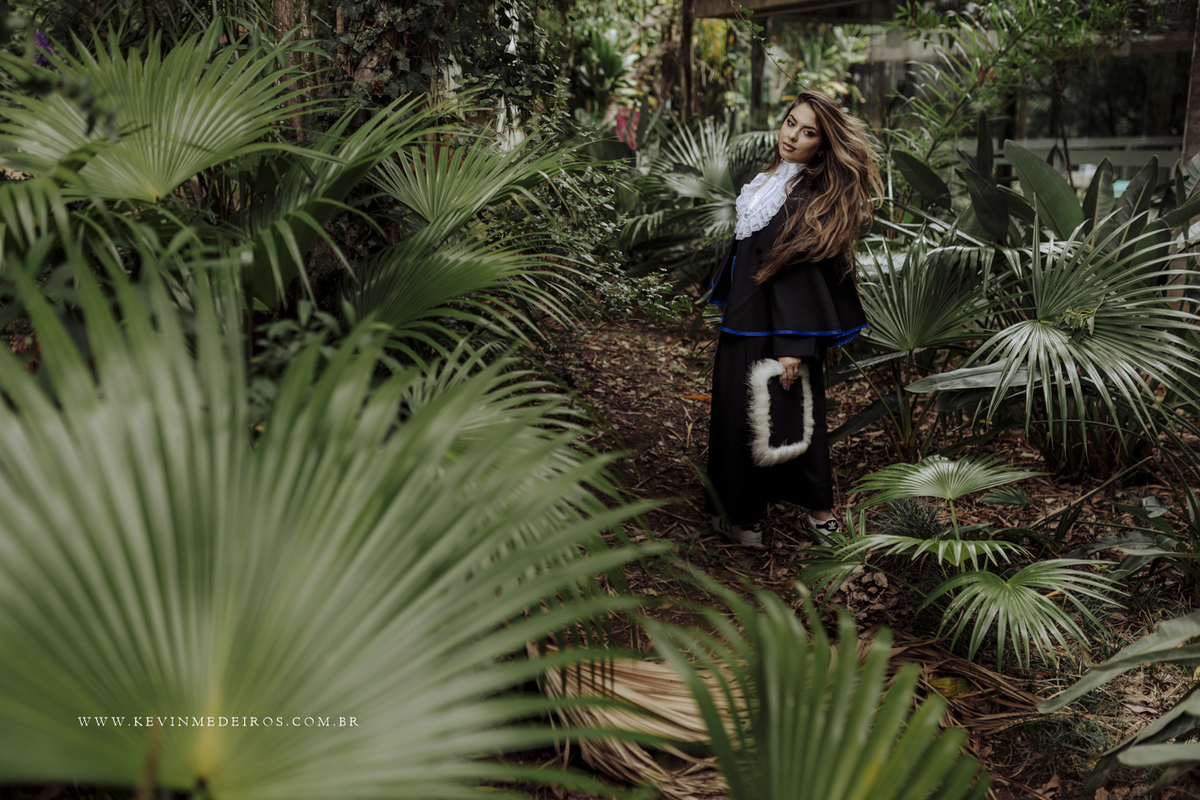 Ensaio de formatura prova de toga Duda, formanda em Tecnologia em Logística pelo IFRS, por kevin medeiros fotografo em canoas, porto alegre e rs