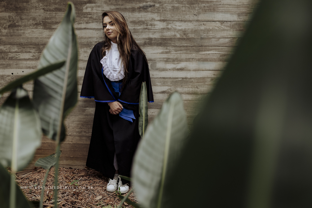 Ensaio de formatura prova de toga Duda, formanda em Tecnologia em Logística pelo IFRS, por kevin medeiros fotografo em canoas, porto alegre e rs