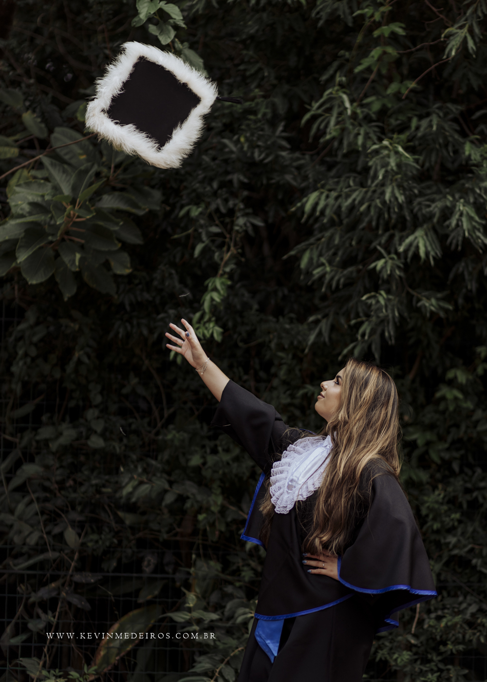 Ensaio de formatura prova de toga Duda, formanda em Tecnologia em Logística pelo IFRS, por kevin medeiros fotografo em canoas, porto alegre e rs