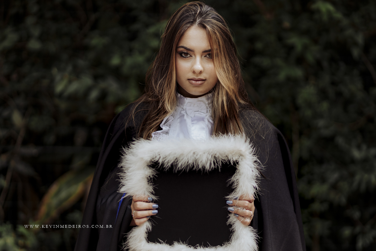 Ensaio de formatura prova de toga Duda, formanda em Tecnologia em Logística pelo IFRS, por kevin medeiros fotografo em canoas, porto alegre e rs