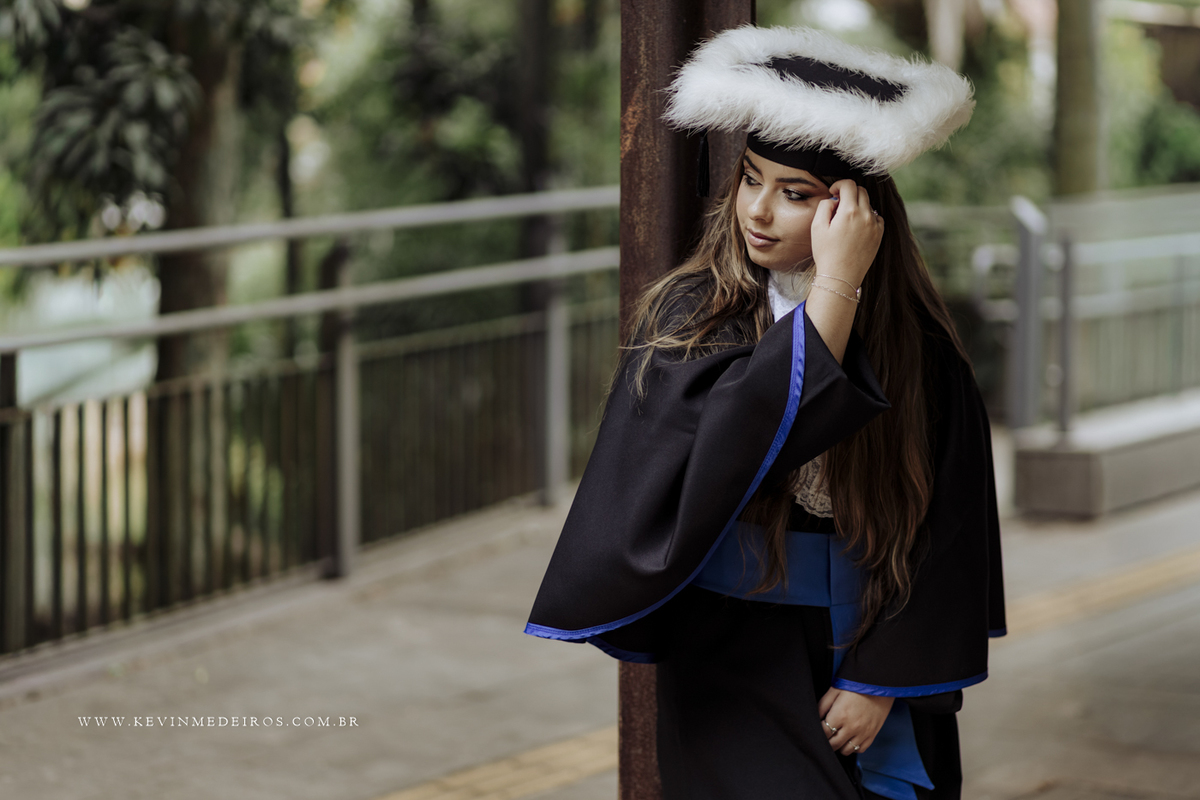 Ensaio de formatura prova de toga Duda, formanda em Tecnologia em Logística pelo IFRS, por kevin medeiros fotografo em canoas, porto alegre e rs