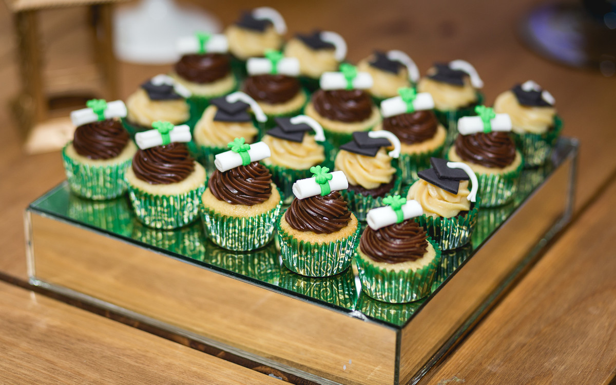 Decoração Festa / Recepção de Formatura da Thainá Garbino em Biomedicina UFRGS realizado em Canoas no Don Vincenzo por Kevin Medeiros Fotografia
