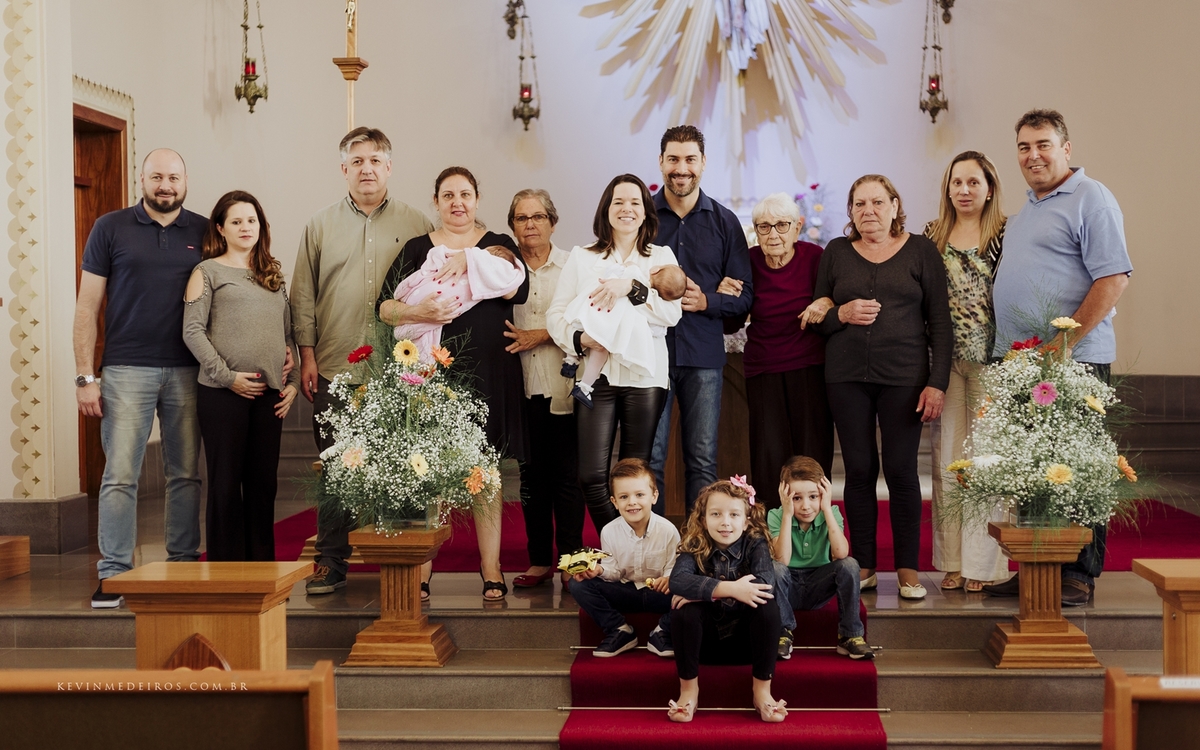 Batizado/ batismo da Júlia realizado na igreja espírito santo em Canoas por Kevin Medeiros, fotógrafo de Porto Alegre e RS