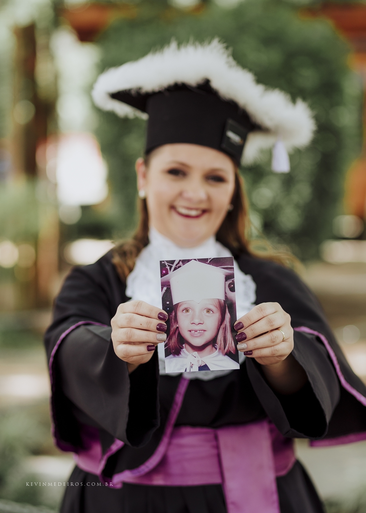 Colação e cerimônia de formatura da Michelle Rossi, formanda em Pedagogia pela Uninter, que ocorreu no salão de Atos da UFGRS, por Kevin Medeiros, fotógrafo de Canoas, Porto Alegre e RS