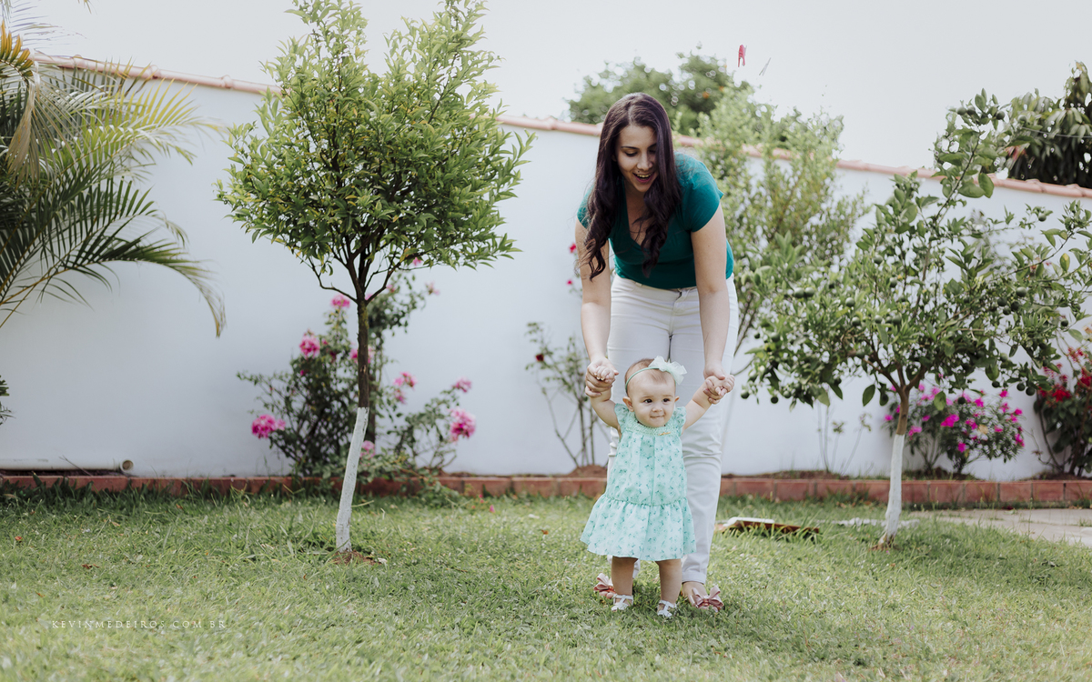 Ensaio familia em casa da bebê Bia, filha da natália mattos por Kevin Medeiros, fotógrafo de Canoas, porto alegre e RS
