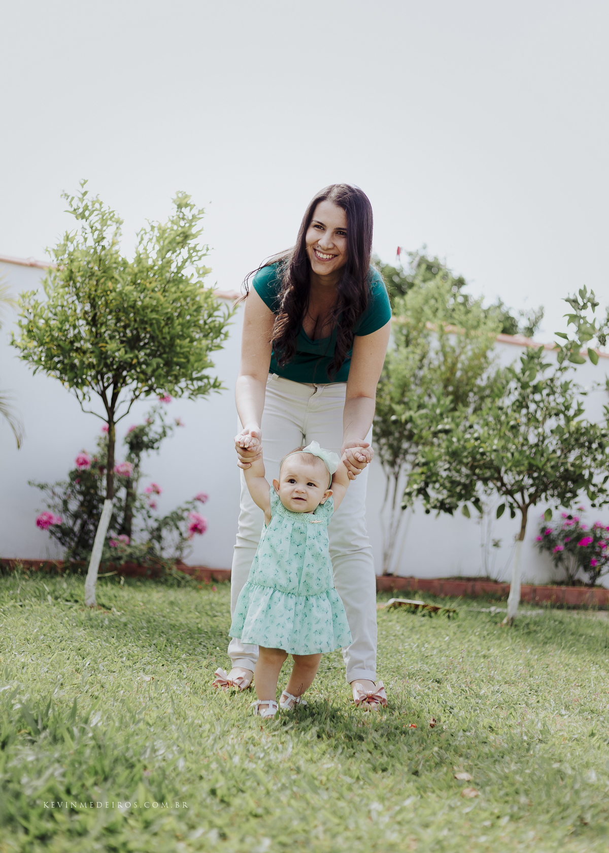 Ensaio familia em casa da bebê Bia, filha da natália mattos por Kevin Medeiros, fotógrafo de Canoas, porto alegre e RS