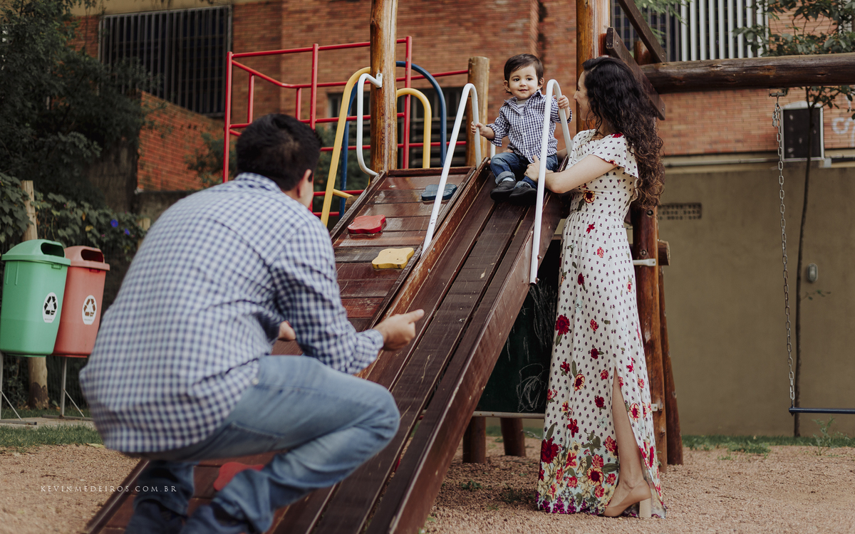 Ensaio família externo ao ar livre realizado no parque dos rosa por Kevin Medeiros fotógrafo de Canoas, Porto Alegre e RS