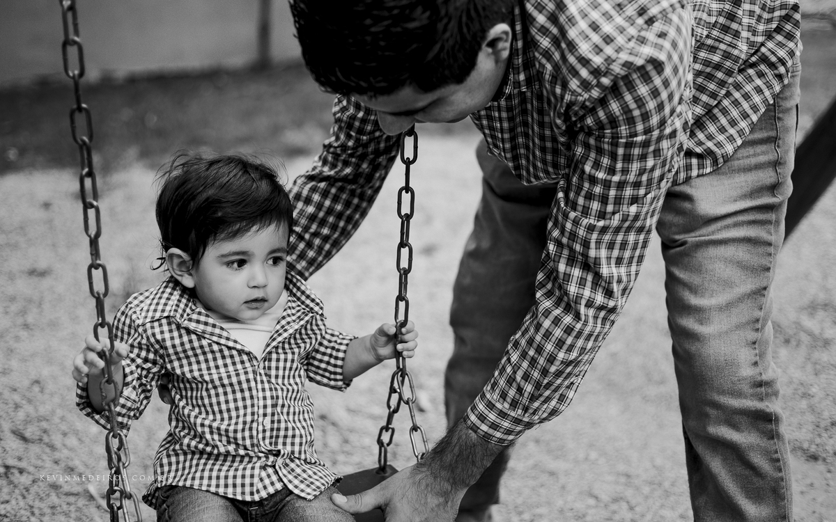 Ensaio família externo ao ar livre realizado no parque dos rosa por Kevin Medeiros fotógrafo de Canoas, Porto Alegre e RS