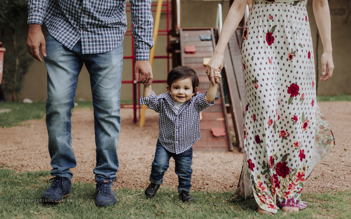 Ensaio família externo ao ar livre realizado no parque dos rosa por Kevin Medeiros fotógrafo de Canoas, Porto Alegre e RS