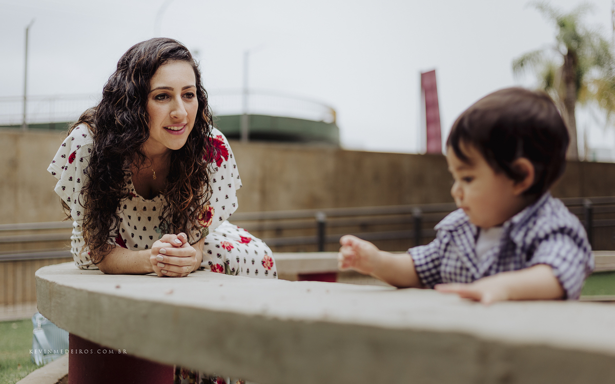 Ensaio família externo ao ar livre realizado no parque dos rosa por Kevin Medeiros fotógrafo de Canoas, Porto Alegre e RS