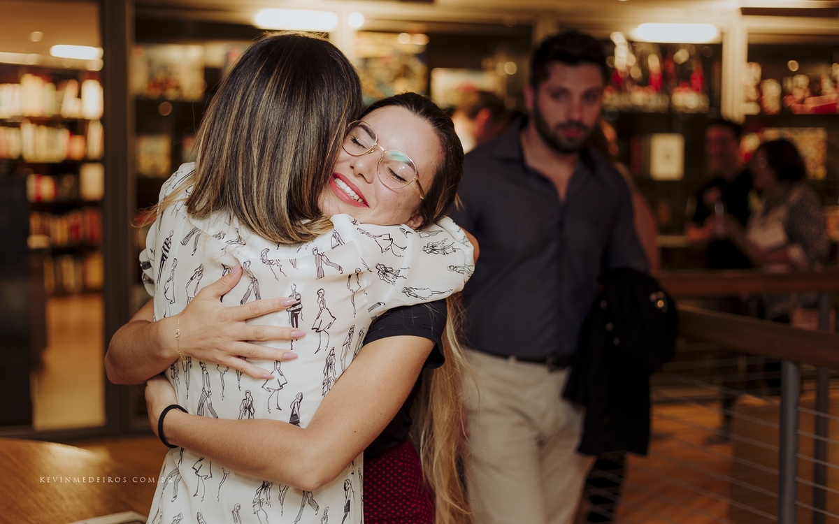 Lançamento do livro Direito ao Esquecimento da Clarissa Carello na livraria cultura bourbon country por kevin medeiros fotógrafo de Canoas, porto alegre e RS
