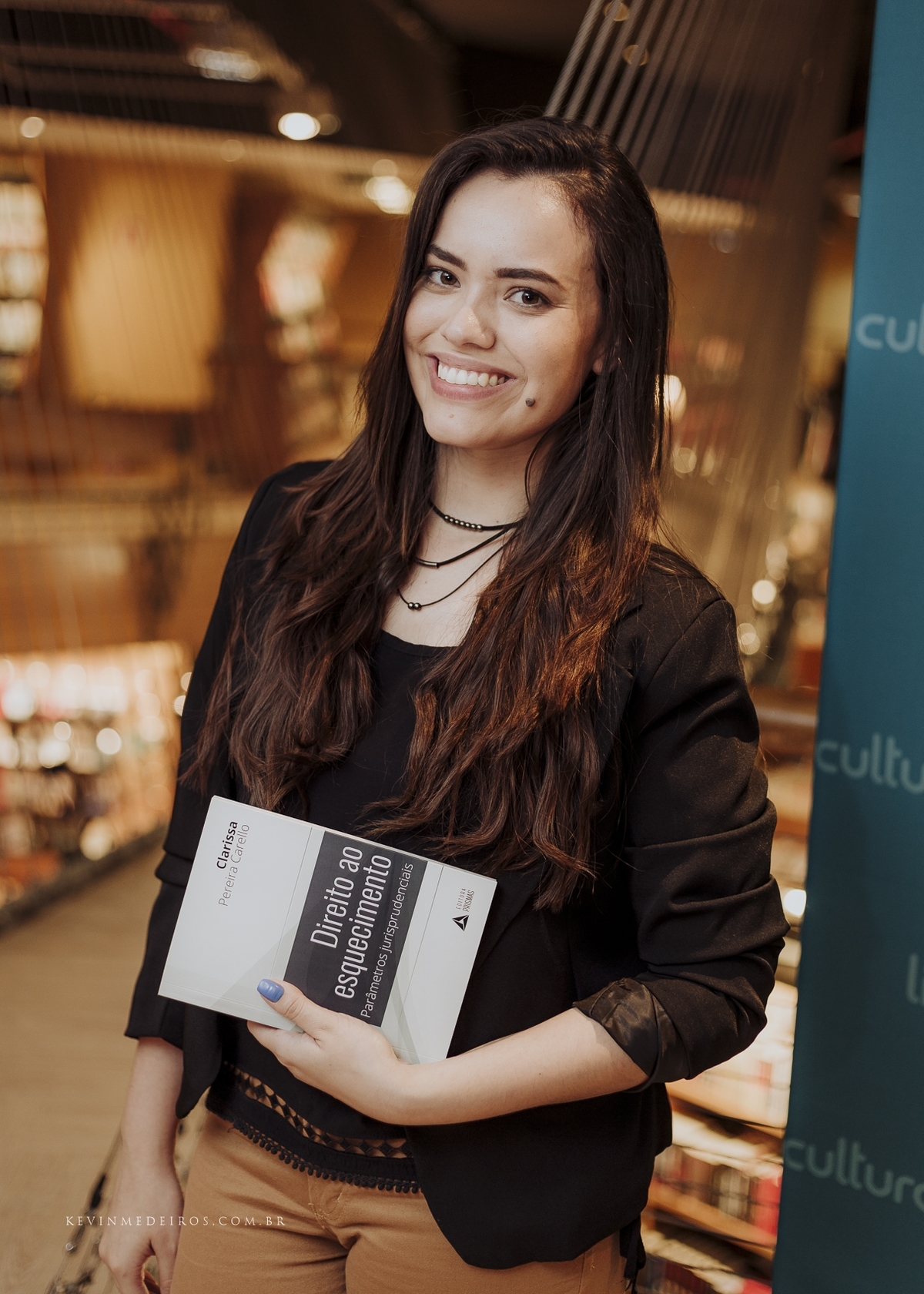 Lançamento do livro Direito ao Esquecimento da Clarissa Carello na livraria cultura bourbon country por kevin medeiros fotógrafo de Canoas, porto alegre e RS