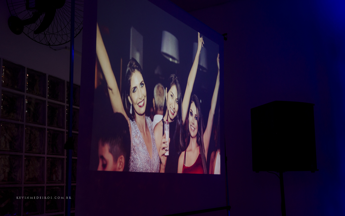 Festa e recepção de formatura da Carol Boemeke realizada no salão arco iris, formanda de Design de interiores por Kevin Medeiros, fotógrafo de Canoas, porto alegre e RS