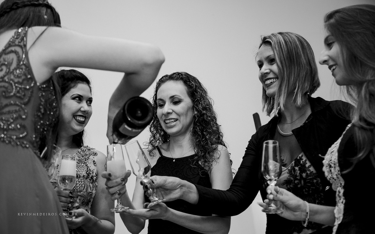 Festa e recepção de formatura da Carol Boemeke realizada no salão arco iris, formanda de Design de interiores por Kevin Medeiros, fotógrafo de Canoas, porto alegre e RS