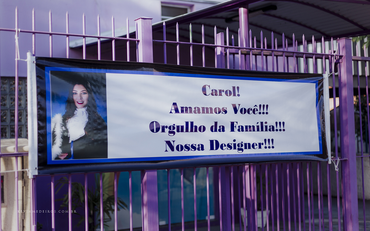 Festa e recepção de formatura da Carol Boemeke realizada no salão arco iris, formanda de Design de interiores por Kevin Medeiros, fotógrafo de Canoas, porto alegre e RS