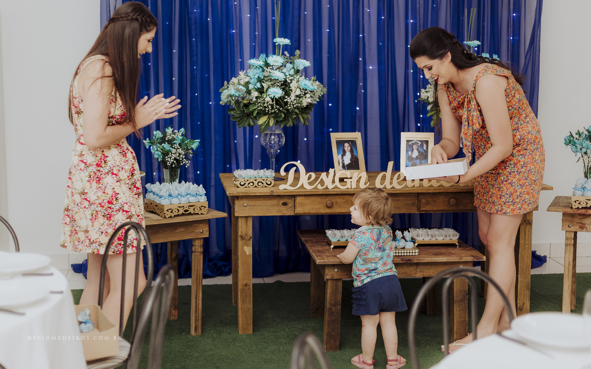 Festa e recepção de formatura da Carol Boemeke realizada no salão arco iris, formanda de Design de interiores por Kevin Medeiros, fotógrafo de Canoas, porto alegre e RS