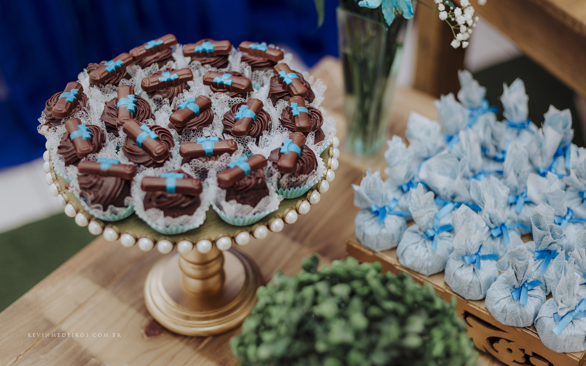 Festa e recepção de formatura da Carol Boemeke realizada no salão arco iris, formanda de Design de interiores por Kevin Medeiros, fotógrafo de Canoas, porto alegre e RS