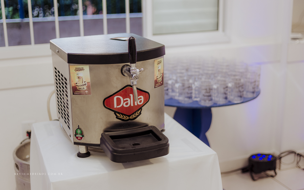 Festa e recepção de formatura da Carol Boemeke realizada no salão arco iris, formanda de Design de interiores por Kevin Medeiros, fotógrafo de Canoas, porto alegre e RS