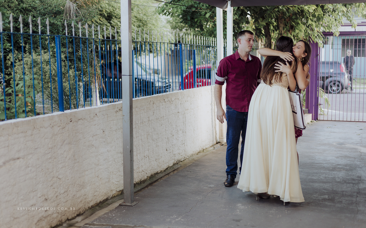 Festa e recepção de formatura da Carol Boemeke realizada no salão arco iris, formanda de Design de interiores por Kevin Medeiros, fotógrafo de Canoas, porto alegre e RS