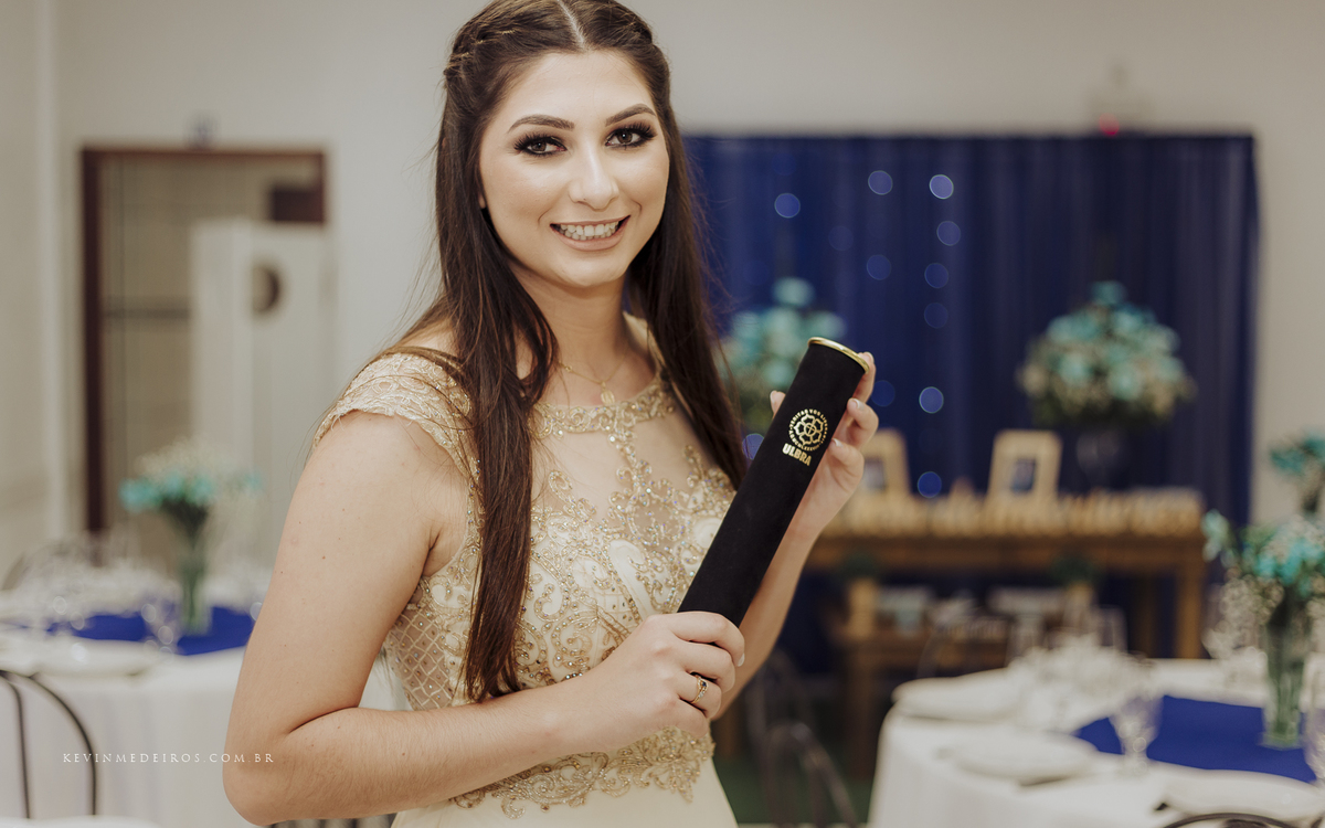 Festa e recepção de formatura da Carol Boemeke realizada no salão arco iris, formanda de Design de interiores por Kevin Medeiros, fotógrafo de Canoas, porto alegre e RS