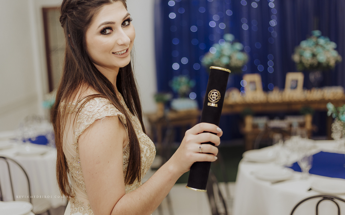 Festa e recepção de formatura da Carol Boemeke realizada no salão arco iris, formanda de Design de interiores por Kevin Medeiros, fotógrafo de Canoas, porto alegre e RS