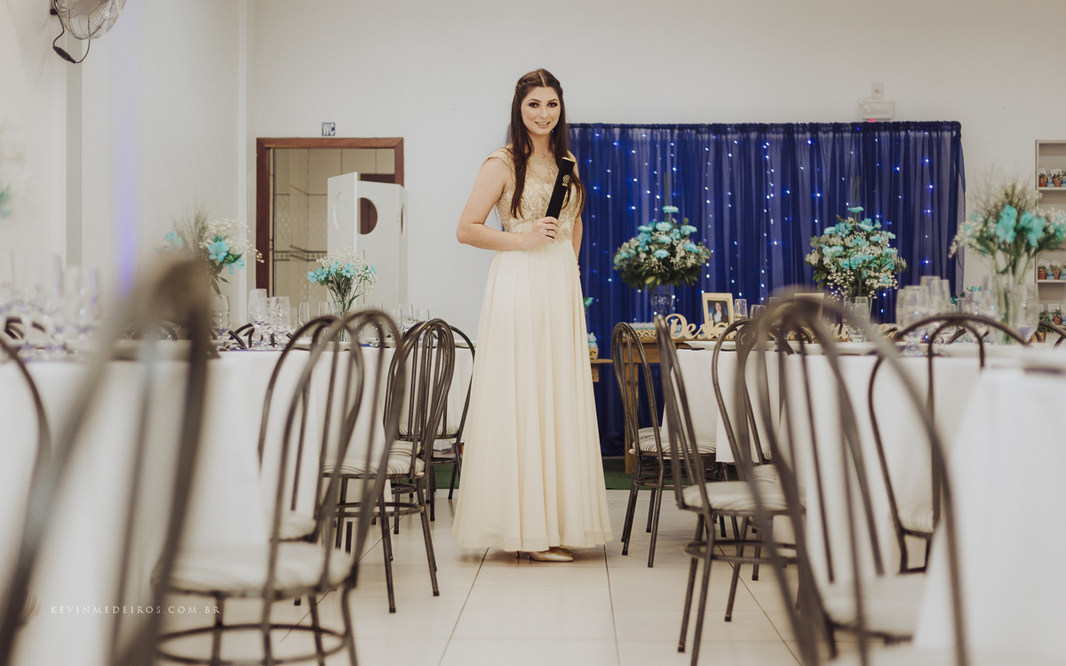 Festa e recepção de formatura da Carol Boemeke realizada no salão arco iris, formanda de Design de interiores por Kevin Medeiros, fotógrafo de Canoas, porto alegre e RS