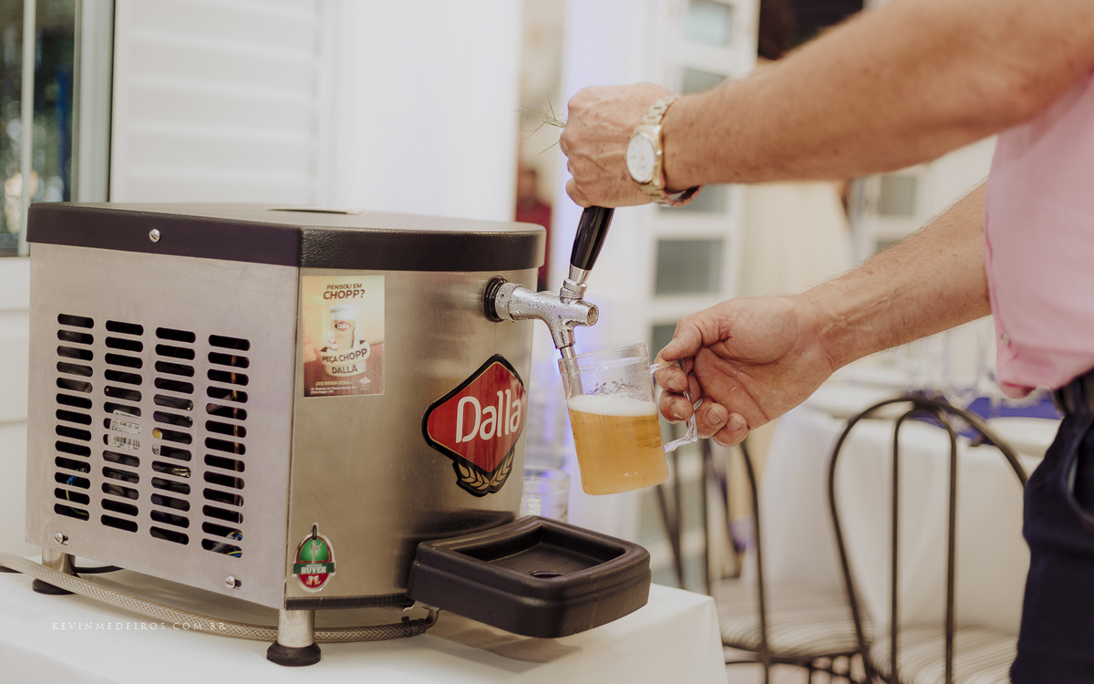 Festa e recepção de formatura da Carol Boemeke realizada no salão arco iris, formanda de Design de interiores por Kevin Medeiros, fotógrafo de Canoas, porto alegre e RS