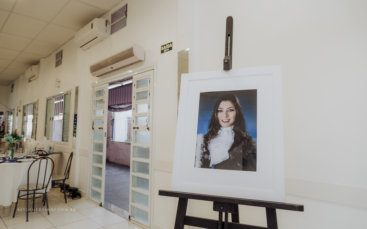 Festa e recepção de formatura da Carol Boemeke realizada no salão arco iris, formanda de Design de interiores por Kevin Medeiros, fotógrafo de Canoas, porto alegre e RS