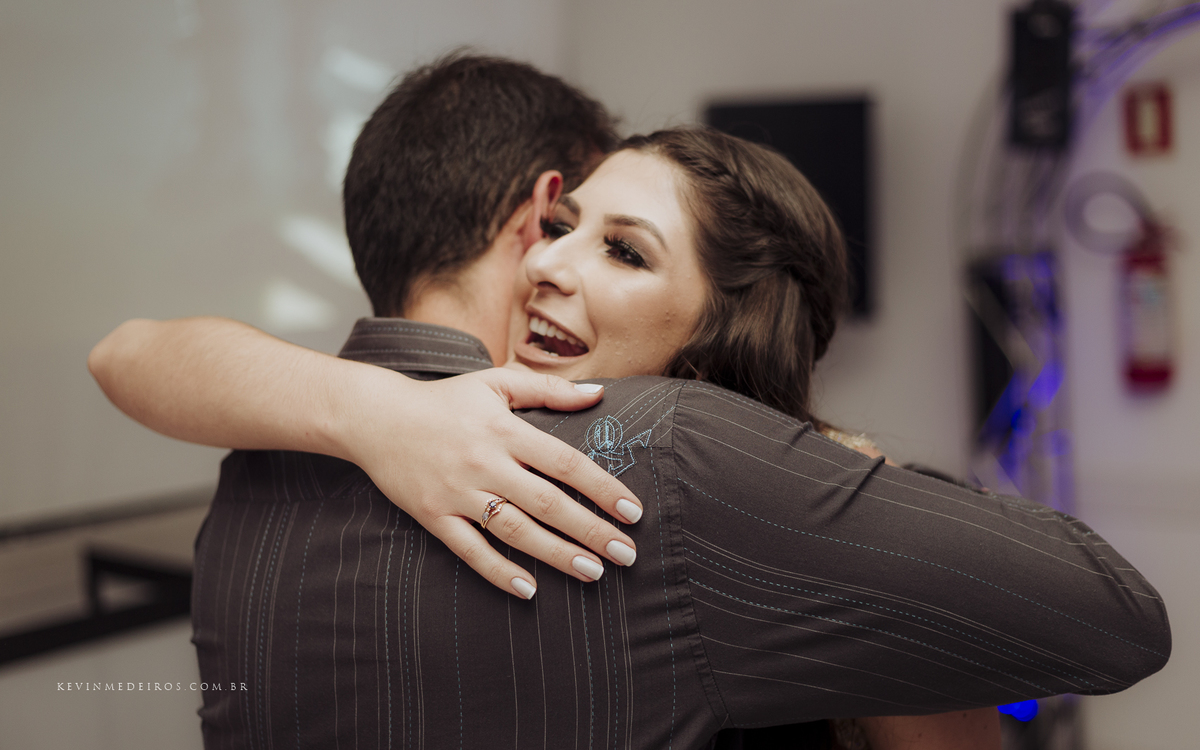 Festa e recepção de formatura da Carol Boemeke realizada no salão arco iris, formanda de Design de interiores por Kevin Medeiros, fotógrafo de Canoas, porto alegre e RS