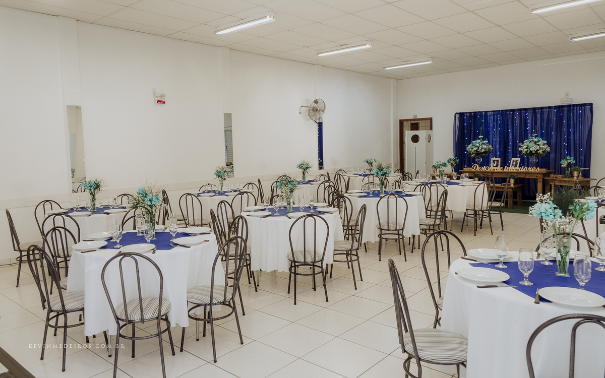 Festa e recepção de formatura da Carol Boemeke realizada no salão arco iris, formanda de Design de interiores por Kevin Medeiros, fotógrafo de Canoas, porto alegre e RS