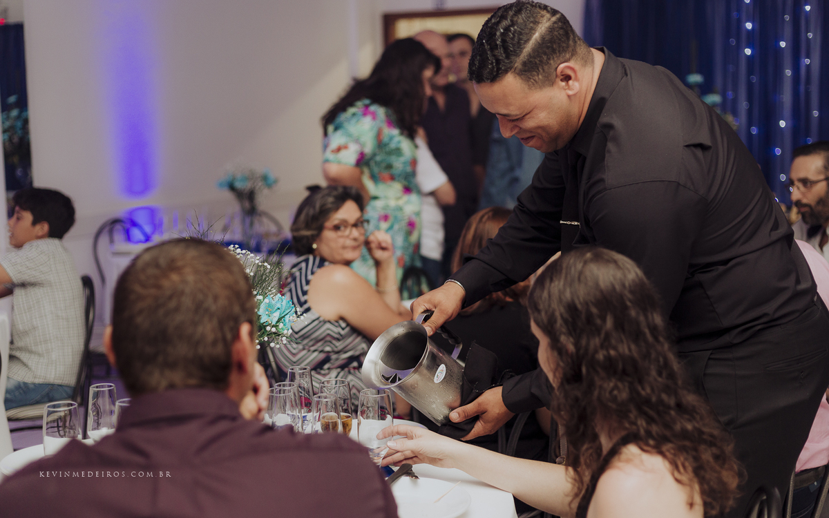 Festa e recepção de formatura da Carol Boemeke realizada no salão arco iris, formanda de Design de interiores por Kevin Medeiros, fotógrafo de Canoas, porto alegre e RS