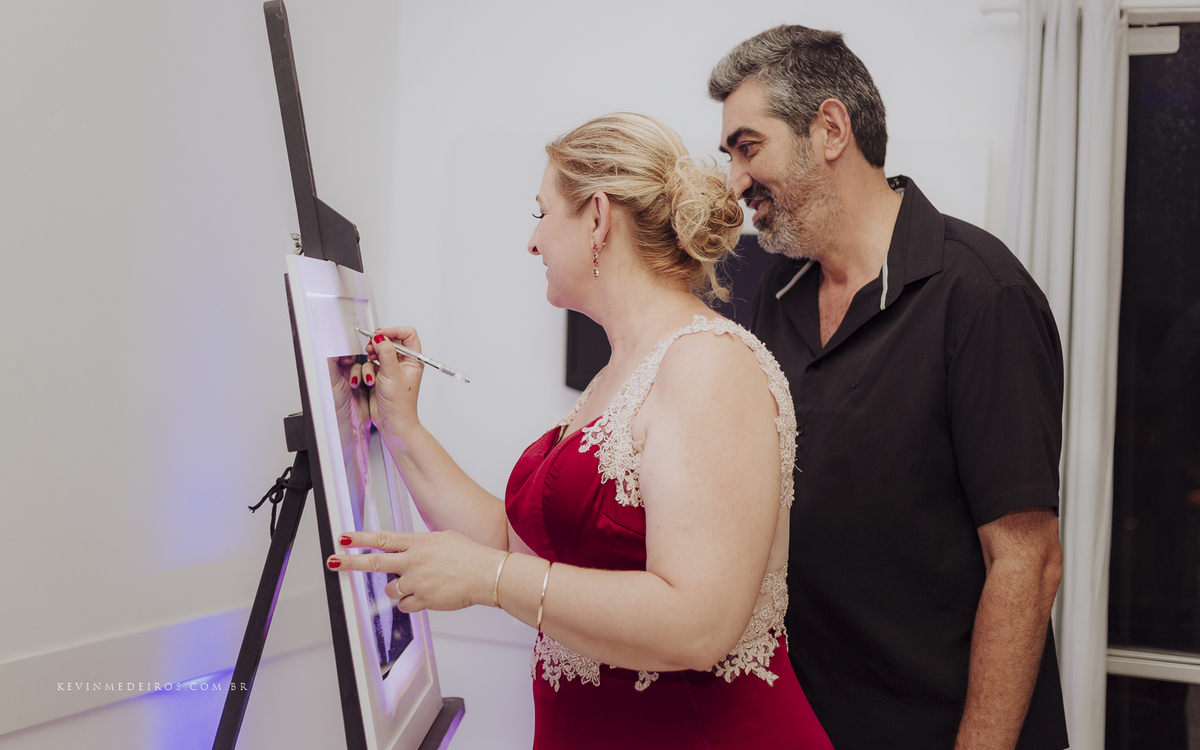 Festa e recepção de formatura da Carol Boemeke realizada no salão arco iris, formanda de Design de interiores por Kevin Medeiros, fotógrafo de Canoas, porto alegre e RS