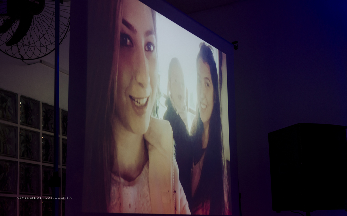 Festa e recepção de formatura da Carol Boemeke realizada no salão arco iris, formanda de Design de interiores por Kevin Medeiros, fotógrafo de Canoas, porto alegre e RS