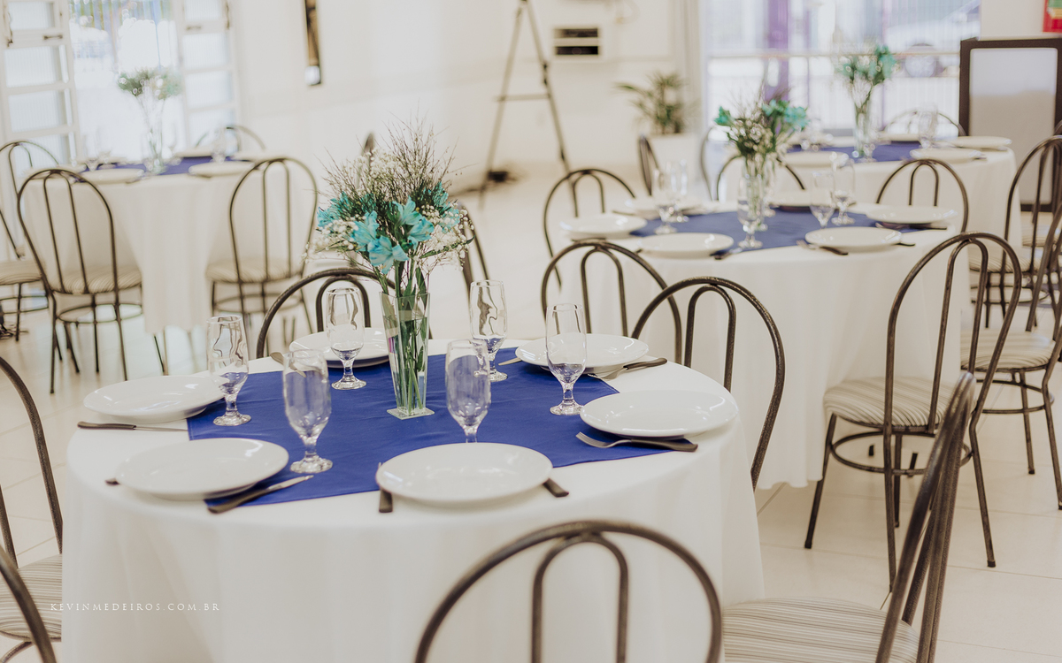 Festa e recepção de formatura da Carol Boemeke realizada no salão arco iris, formanda de Design de interiores por Kevin Medeiros, fotógrafo de Canoas, porto alegre e RS