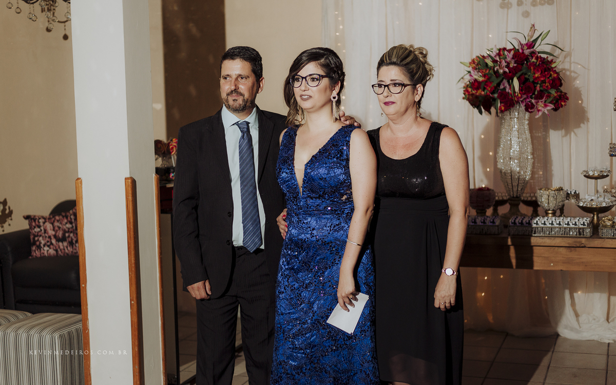 Festa e recepção de formatura da Bianca Ferrão no Maria Horus Buffet, formanda em Relações Públicas pela Unisinos por Kevin Medeiros fotógrafo de Canoas, porto alegre e rs