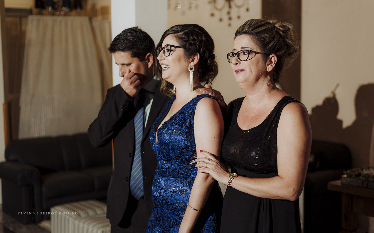 Festa e recepção de formatura da Bianca Ferrão no Maria Horus Buffet, formanda em Relações Públicas pela Unisinos por Kevin Medeiros fotógrafo de Canoas, porto alegre e rs